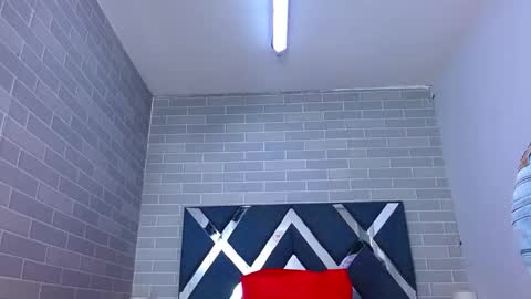 Snapshot of andrea_gill_ chatting on October 11, 2025, 12:15 pm Andres Gil online show from October 11, 2025, 12:15 pm