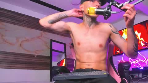 andrees_s online show from October 11, 2025, 4:12 am