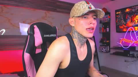 andrees_s online show from November 4, 2025, 9:14 pm