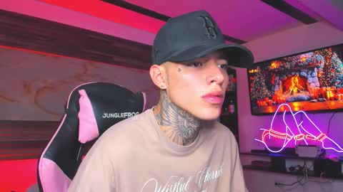 andrees_s online show from November 7, 2025, 7:03 pm