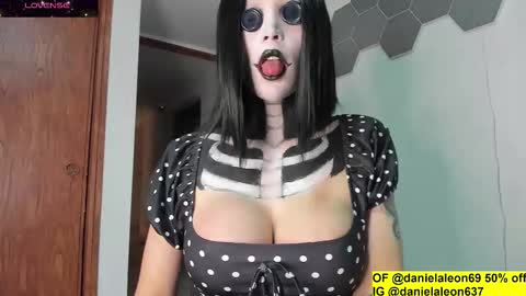 Snapshot of andreja_pejic chatting on October 31, 2025, 2:01 am onlyfans danielaleon69 IG danielaleon637 online show from October 31, 2025, 2:01 am