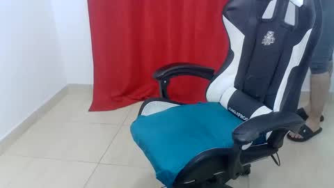 Snapshot of andres180950734 chatting on September 13, 2025, 12:32 am andres180950734 online show from September 13, 2025, 12:32 am