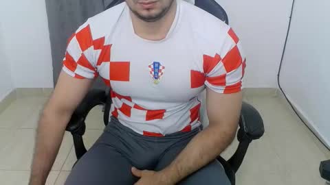 Snapshot of andres180950734 chatting on October 2, 2025, 10:11 am andres180950734 online show from October 2, 2025, 10:11 am