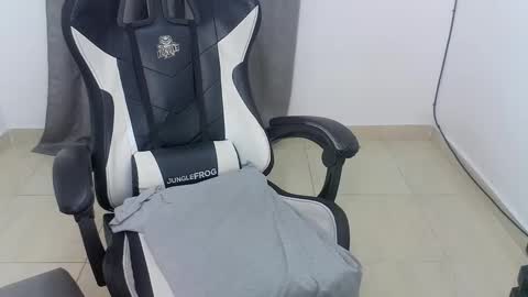 Snapshot of andres180950734 chatting on October 3, 2025, 11:24 pm andres180950734 online show from October 3, 2025, 11:24 pm