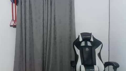 Snapshot of andres180950734 chatting on November 10, 2025, 11:26 pm andres180950734 online show from November 10, 2025, 11:26 pm