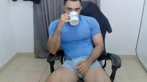 andres180950734 online show from May 18, 2026, 11:38 am