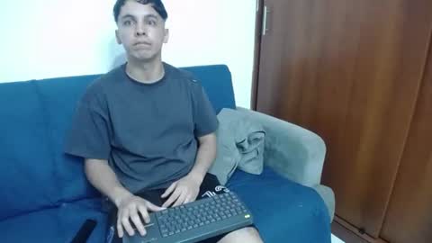 Snapshot of andres_69_fantasy chatting on June 21, 2026, 11:29 pm andres_69_fantasy online show from June 21, 2026, 11:29 pm