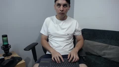 Snapshot of andres_69_fantasy chatting on July 5, 2026, 10:50 pm andres_69_fantasy online show from July 5, 2026, 10:50 pm