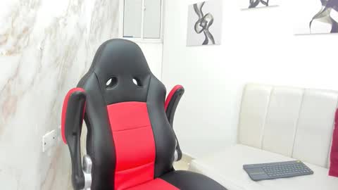 Snapshot of andres_stud chatting on October 8, 2025, 4:43 am andres_stud online show from October 8, 2025, 4:43 am