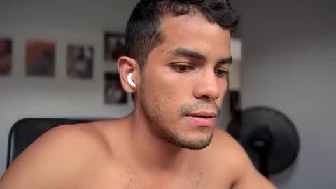 Snapshot of andres_vargas_ chatting on October 9, 2025, 8:07 pm Andres online show from October 9, 2025, 8:07 pm