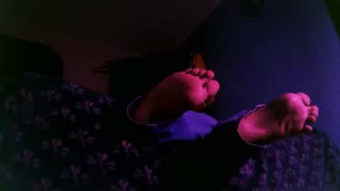 andrescaraballo18 online show from October 3, 2025, 5:04 am