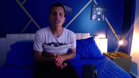 Snapshot of andresmatt chatting on January 8, 2025, 4:12 am ANDRESMATT online show from January 8, 2025, 4:12 am