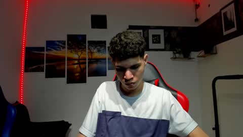 Snapshot of andrew_2811 chatting on November 12, 2025, 5:30 am andrew_2811 online show from November 12, 2025, 5:30 am