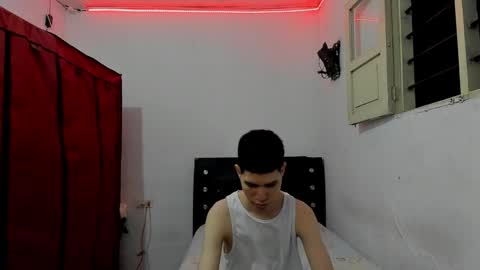 andrew_2811 online show from April 4, 2026, 12:31 am