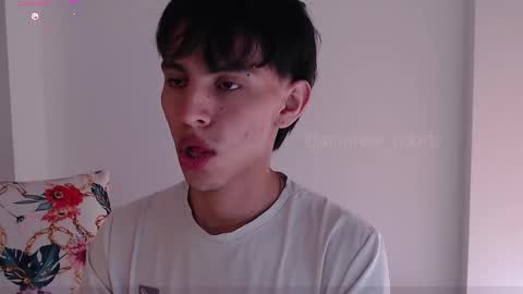 Snapshot of andrew_courtz chatting on November 26, 2025, 2:29 pm Andrew Courtz online show from November 26, 2025, 2:29 pm