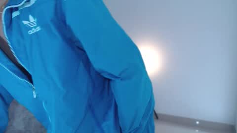 Snapshot of andrew_courtz chatting on February 6, 2026, 8:23 pm Andrew Courtz online show from February 6, 2026, 8:23 pm