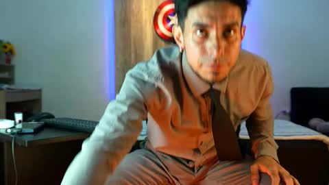 Andrew online show from November 9, 2025, 6:55 am