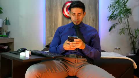 Andrew online show from June 4, 2026, 2:39 am