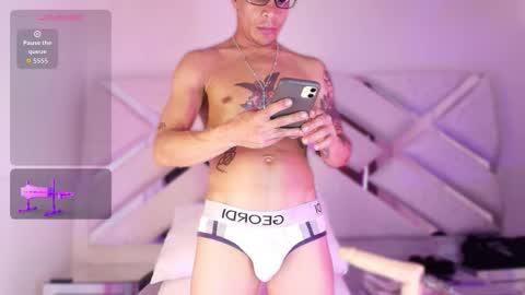 andrew_haalls online show from February 17, 2026, 11:33 pm