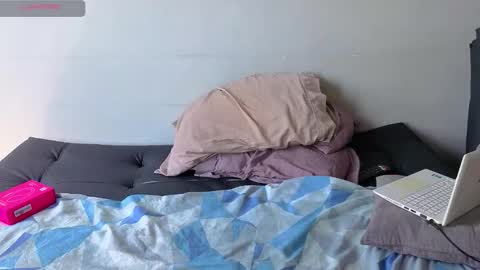 Snapshot of andrew_hot_999 chatting on November 1, 2025, 6:43 pm Andrew online show from November 1, 2025, 6:43 pm