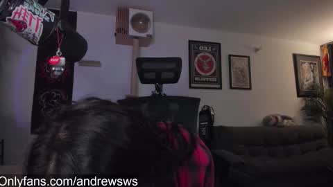 andrew_round online show from January 8, 2026, 11:40 pm