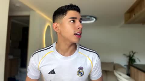 Andrew M. online show from April 11, 2026, 4:33 pm