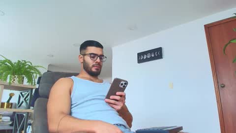 Snapshot of andrew_west_ chatting on November 10, 2025, 12:48 pm ANDREW WEST online show from November 10, 2025, 12:48 pm