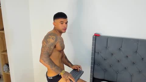 Snapshot of andrewadans02 chatting on February 24, 2026, 12:47 pm andrew online show from February 24, 2026, 12:47 pm