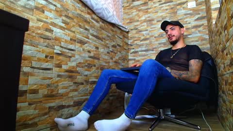 Snapshot of andrewbanner chatting on December 11, 2024, 12:34 pm MasterRomania online show from December 11, 2024, 12:34 pm