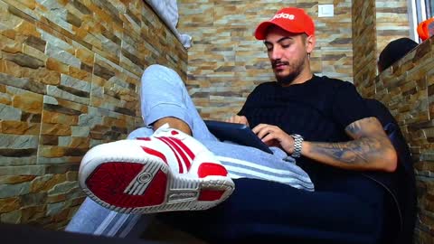 Snapshot of andrewbanner chatting on December 12, 2024, 4:48 am MasterRomania online show from December 12, 2024, 4:48 am