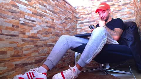 Snapshot of andrewbanner chatting on December 12, 2024, 10:56 am MasterRomania online show from December 12, 2024, 10:56 am