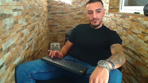 Snapshot of andrewbanner chatting on December 14, 2024, 9:51 am MasterRomania online show from December 14, 2024, 9:51 am