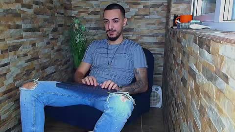 Snapshot of andrewbanner chatting on December 16, 2024, 5:06 am MasterRomania online show from December 16, 2024, 5:06 am