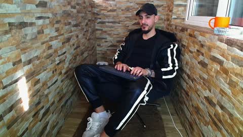 Snapshot of andrewbanner chatting on December 20, 2024, 11:00 am MasterRomania online show from December 20, 2024, 11:00 am