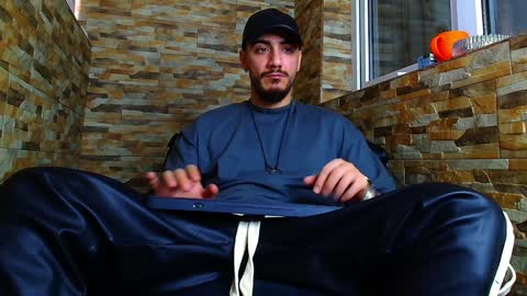 Snapshot of andrewbanner chatting on December 22, 2024, 7:22 am MasterRomania online show from December 22, 2024, 7:22 am