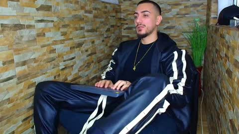 Snapshot of andrewbanner chatting on December 24, 2024, 4:33 am MasterRomania online show from December 24, 2024, 4:33 am