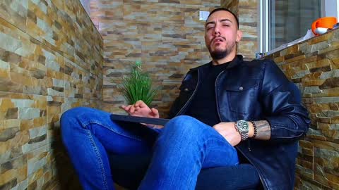 Snapshot of andrewbanner chatting on December 28, 2024, 7:22 am MasterRomania online show from December 28, 2024, 7:22 am