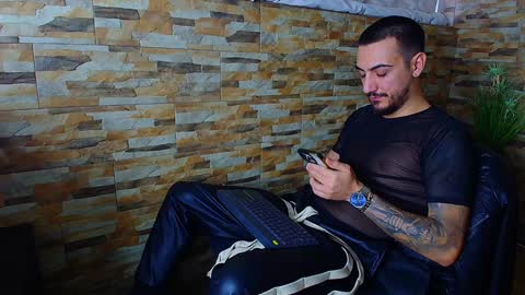 Snapshot of andrewbanner chatting on January 4, 2025, 7:24 am MasterRomania online show from January 4, 2025, 7:24 am