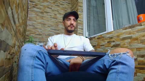 Snapshot of andrewbanner chatting on January 15, 2025, 6:01 am MasterRomania online show from January 15, 2025, 6:01 am