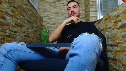 Snapshot of andrewbanner chatting on January 17, 2025, 5:00 am MasterRomania online show from January 17, 2025, 5:00 am