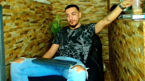 Snapshot of andrewbanner chatting on January 20, 2025, 4:43 am MasterRomania online show from January 20, 2025, 4:43 am