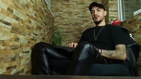 Snapshot of andrewbanner chatting on January 25, 2025, 4:56 am MasterRomania online show from January 25, 2025, 4:56 am