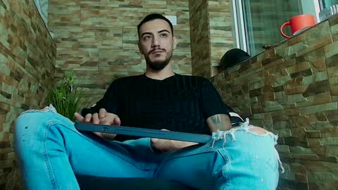 Snapshot of andrewbanner chatting on January 27, 2025, 4:20 am MasterRomania online show from January 27, 2025, 4:20 am