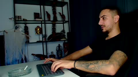 Snapshot of andrewbanner chatting on February 3, 2025, 6:07 pm MasterRomania online show from February 3, 2025, 6:07 pm