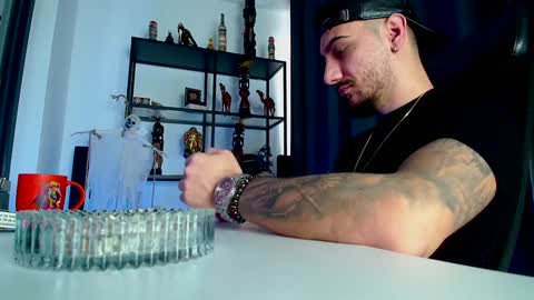 Snapshot of andrewbanner chatting on February 4, 2025, 9:07 am MasterRomania online show from February 4, 2025, 9:07 am