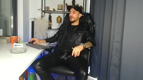 Snapshot of andrewbanner chatting on February 10, 2025, 6:31 am MasterRomania online show from February 10, 2025, 6:31 am