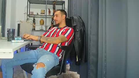 Snapshot of andrewbanner chatting on February 12, 2025, 6:29 am MasterRomania online show from February 12, 2025, 6:29 am