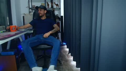 Snapshot of andrewbanner chatting on February 21, 2025, 6:29 am MasterRomania online show from February 21, 2025, 6:29 am