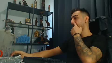 Snapshot of andrewbanner chatting on February 24, 2025, 5:54 am MasterRomania online show from February 24, 2025, 5:54 am