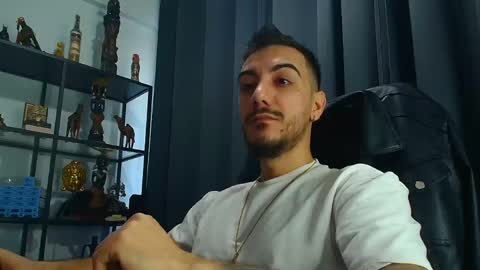 Snapshot of andrewbanner chatting on February 25, 2025, 5:52 am MasterRomania online show from February 25, 2025, 5:52 am